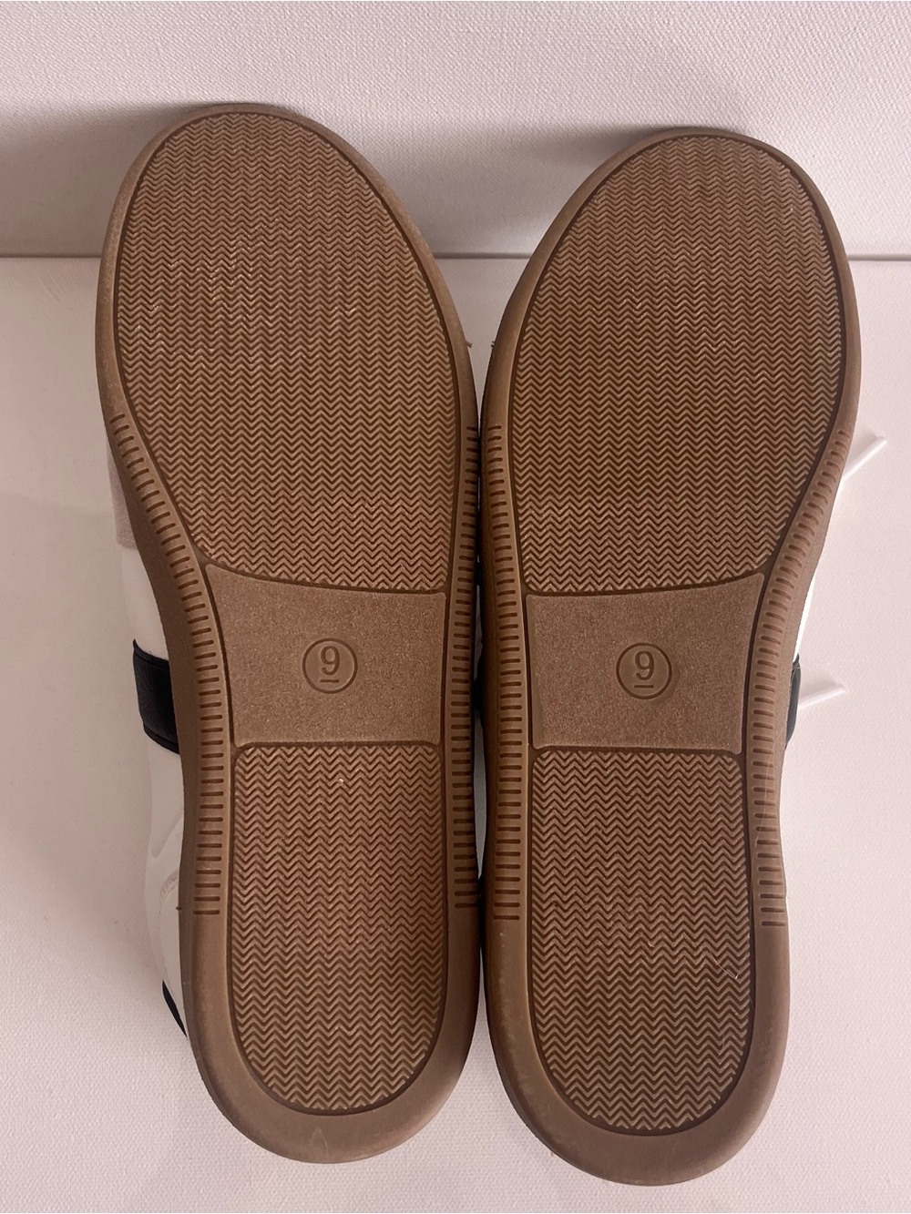 Universal Thread™ Size 9 Women’s Nikita Fashion Sneakers w/ Memory Foam Insole - Picture 7 of 15